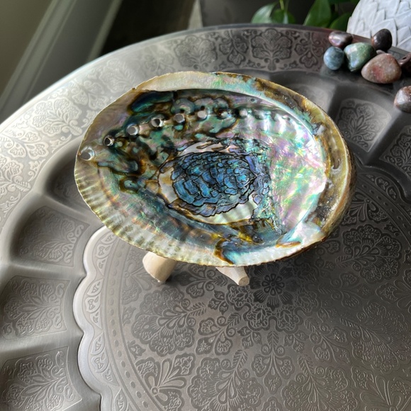 Hand Crafted Smudge Kit Natural Wood Stand - Picture 8 of 13